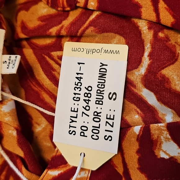 NWT Jodifl Women's Top in Red and Gold Size Small - Picture 6 of 8